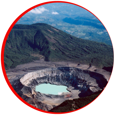 Grater del volcan poas, sarapiqui Costa Rica